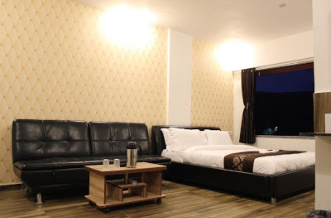 Strawberry Hills Saputara Otel Dış mekan fotoğraf