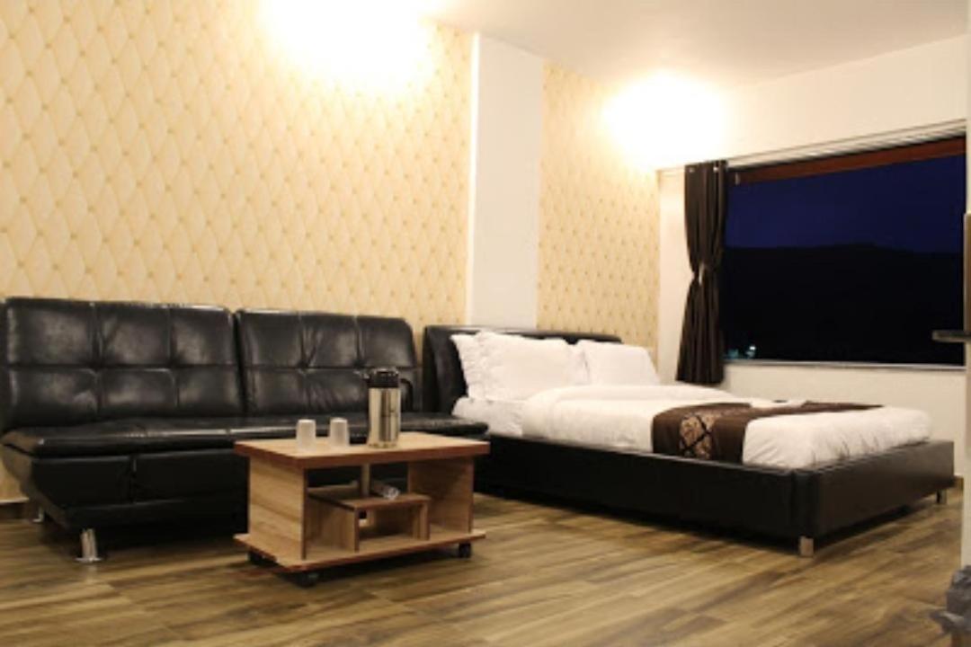 Strawberry Hills Saputara Otel Dış mekan fotoğraf