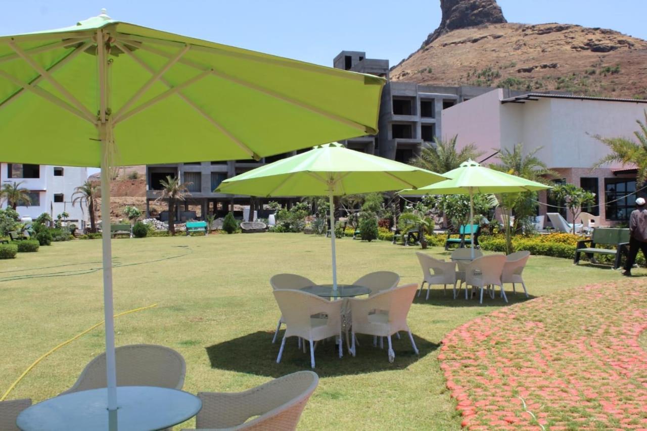 Strawberry Hills Saputara Otel Dış mekan fotoğraf