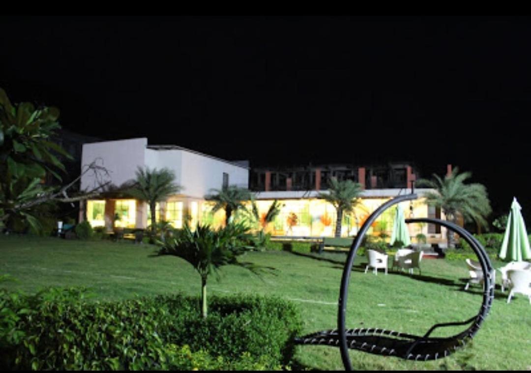 Strawberry Hills Saputara Otel Dış mekan fotoğraf
